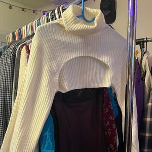 White turtle neck sweater bolero